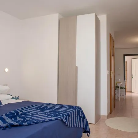 Al Faro Guest House-2